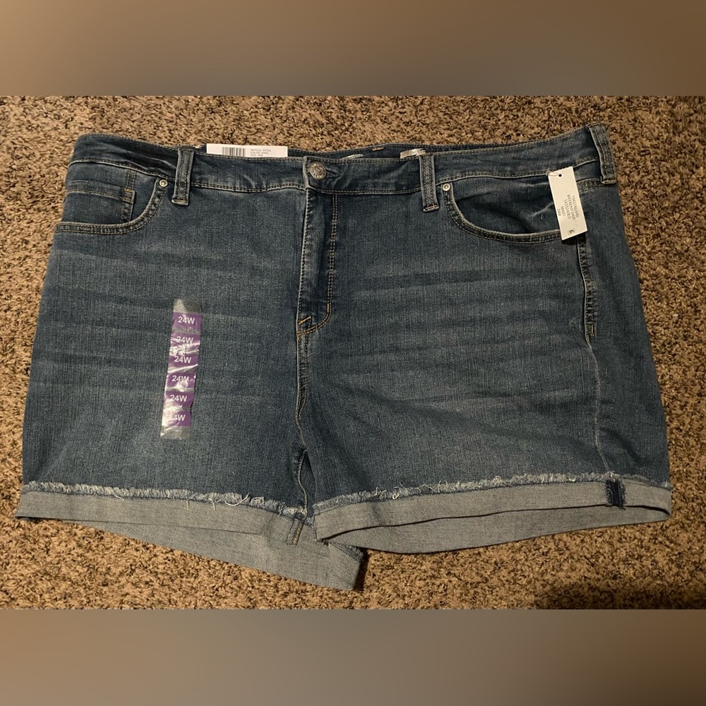Seven7 Denim Shorts Size 24 NWT